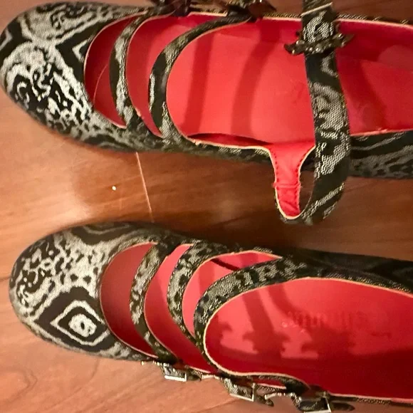 Demonia Vivika Mary Jane pump triple bat buckle Dolls Kill - Picture 9 of 9